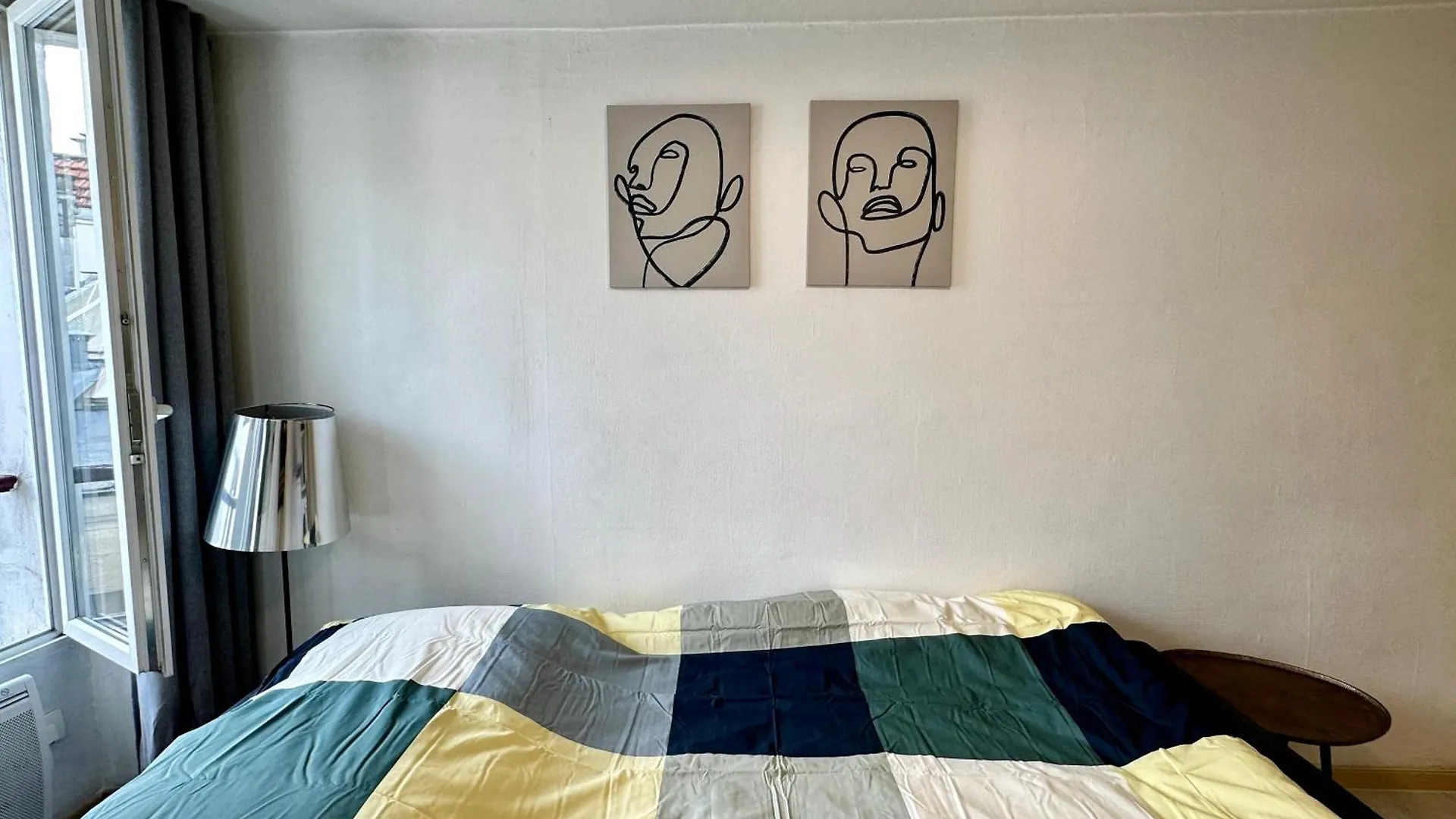 Chic Apt In Central Paris Ecouffes In Marais France